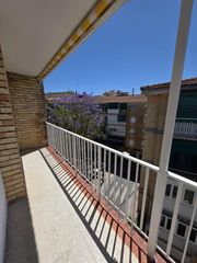 Miete Etagenwohnung  Calle santa barbara. Piso centrico al lado del parque