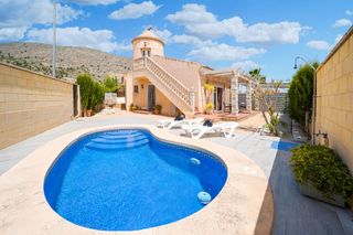 Xalet  Calle marte. Encantador chalet en fortuna con piscina y jardín privado
