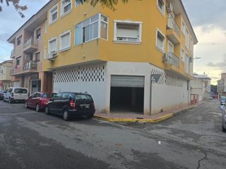 Miete Geschäftsraum  Ceutí - calle del recreo. Alquiler de bajo comercial para reformar