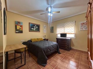Lloguer Pis a San Antonio - San José - Los Ángeles. Habitación en alquiler con baño privado en molina de segura