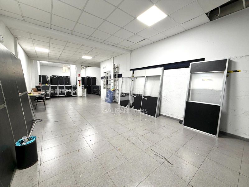 Foto 093f59d6-f6aa-46b0-b364-476463470652. Local comercial a Almeda - El Corte Inglés Cornellà de Llobregat