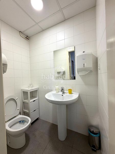 Foto c2eb6175-7fb6-4c28-ad9f-074929ee677c. Local comercial a Almeda - El Corte Inglés Cornellà de Llobregat