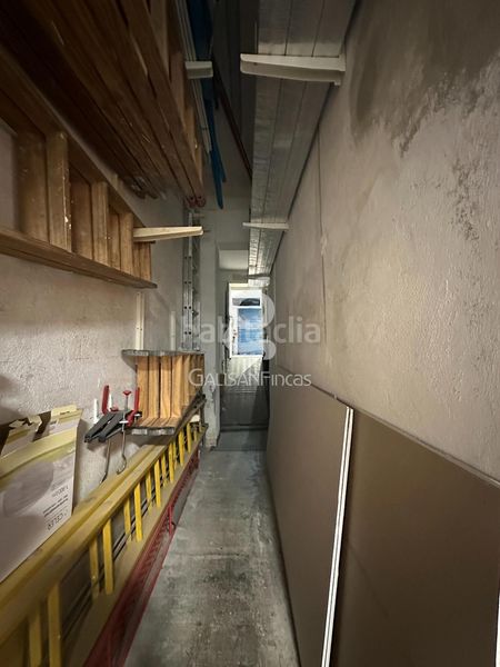 Foto a06c19e0-beee-44cf-bd04-cbc80234dee2. Local comercial a El Pedró Cornellà de Llobregat