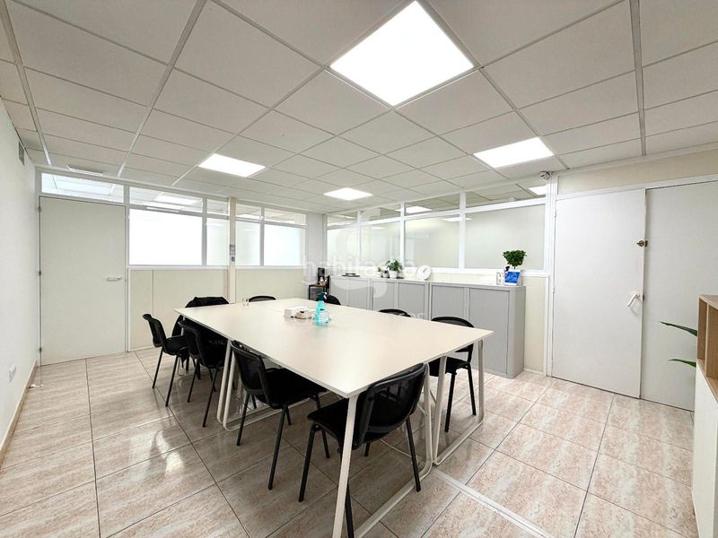 Foto 13caab7b-f798-4282-87fe-ec8740149c50. Office space with heating parking in Almeda - El Corte Inglés Cornellà de Llobregat