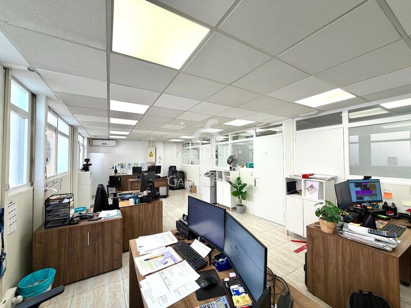 Foto 81e0e6a0-240b-4c7f-91df-956cc7746c7b. Office space with heating parking in Almeda - El Corte Inglés Cornellà de Llobregat