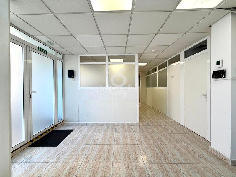 Foto 945cb398-5fea-43f7-8757-e29f1aecad7a. Office space with heating parking in Almeda - El Corte Inglés Cornellà de Llobregat