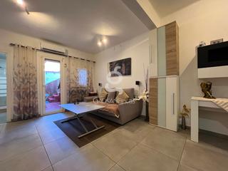 House  Frederic soler. Casa en venta en cornellà.
