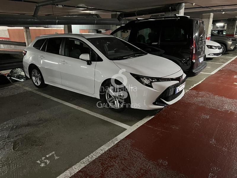 Foto 5ec2733c-46b8-4b3e-b581-2102b37fe642. Car parking in Almeda - El Corte Inglés Cornellà de Llobregat