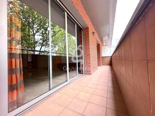 Flat  Ferrocarrils catalans. Piso seminuevo de 79m con parking incluido. 3 hab. totalmente ex