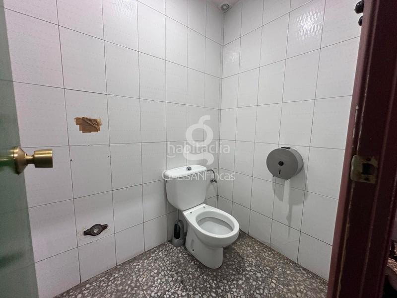 Foto 395a4f50-e1e4-4c21-ad11-47f45b09e90b. Trapasso locale commerciale in Les Planes Sant Joan Despí