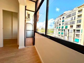 Pis  Josep tarradellas i joan. Piso reformado a estrenar  3 habitaciones  5 real junto a metro,