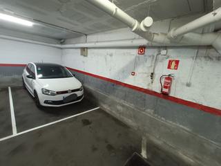 Parking voiture  Carrer de pau casals