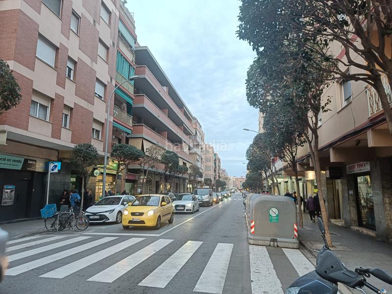 Foto 11303c4b-8564-432e-9efc-b55d00770279. Location local commercial dans Estruch-Eixample Prat de Llobregat (El)
