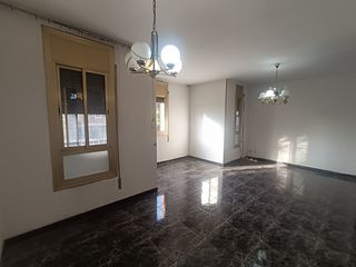 Appartement  Avinguda de la verge de montserrat. Centrico, con ascensor y balcon