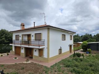 Casa a Olius. Magnífica casa de 290 m2 en el pi sant just.