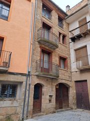 Bauernhof in Sanaüja. Casa casco antiguo de sanaüja.