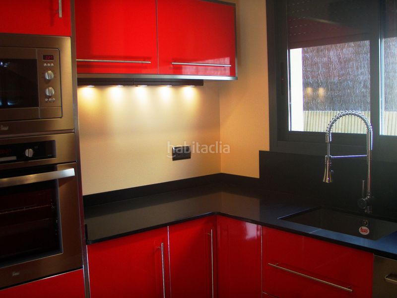 Foto 7670afaf-e437-4080-9eb4-a6a7bbe9a568. Casa adossada a Solsona