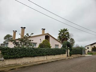 Maison à Navès. Casa en navés.