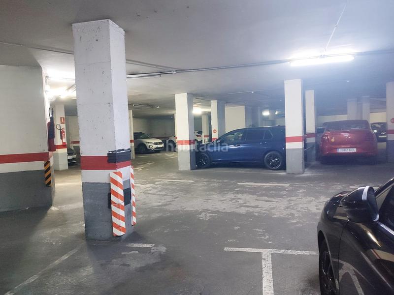 Foto 0f8b1dbe-2ac5-45d0-aaf1-5a9ed9fb8373. Parking coche en avinguda Bufalà 33 plaza de parking en av. bufalá . coche mediano. con posibilidad de comprar la plaza continua en Badalona