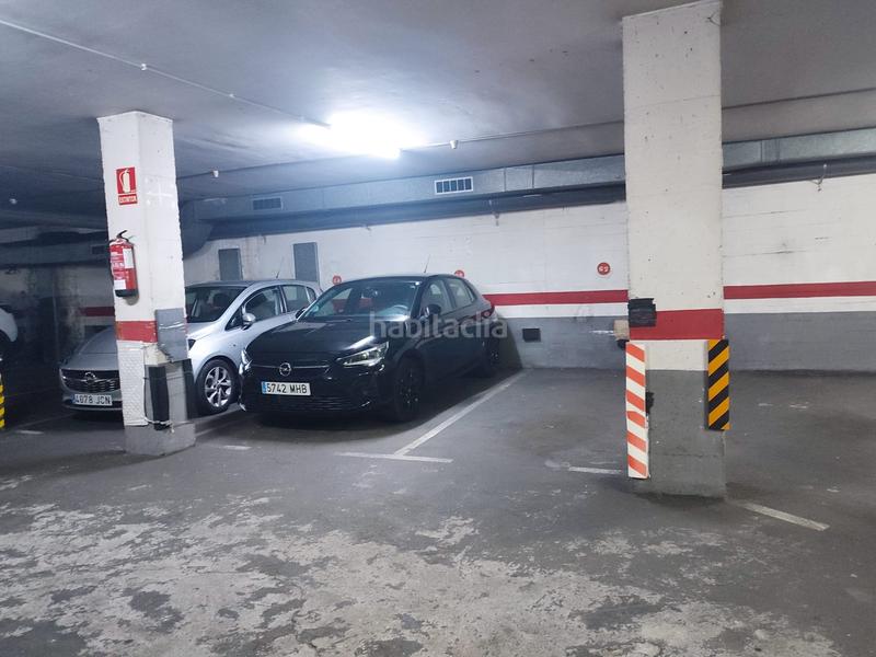 Foto 1d2938d3-269f-42cf-9a8e-2907f5173691. Parking coche en avinguda Bufalà 33 plaza de parking en av. bufalá . coche mediano. con posibilidad de comprar la plaza continua en Badalona