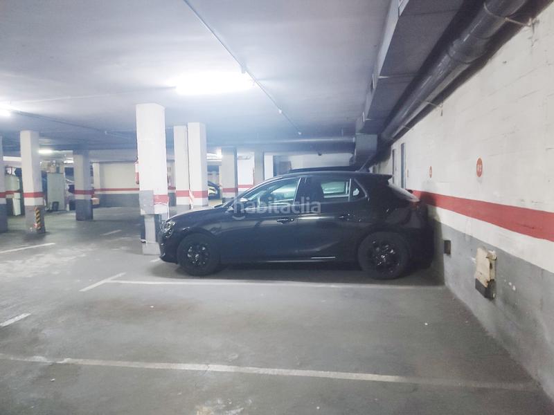 Foto 2ce79b34-11fa-491c-9989-2132e8e79621. Parking coche en avinguda Bufalà 33 plaza de parking en av. bufalá . coche mediano. con posibilidad de comprar la plaza continua en Badalona