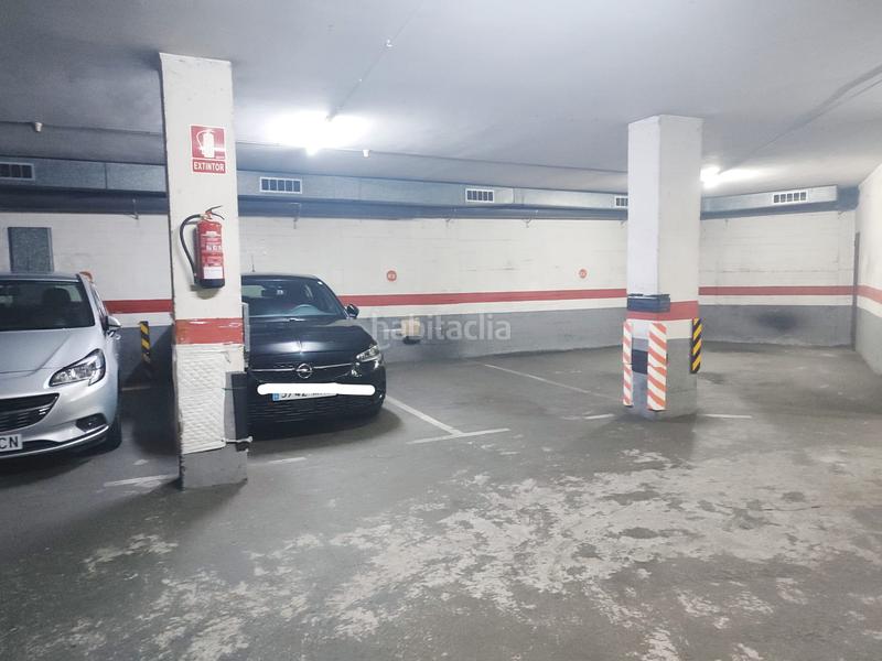 Foto 5a53cbd2-3288-4ba1-901b-6014f5e3471f. Parking coche en avinguda Bufalà 33 plaza de parking en av. bufalá . coche mediano. con posibilidad de comprar la plaza continua en Badalona