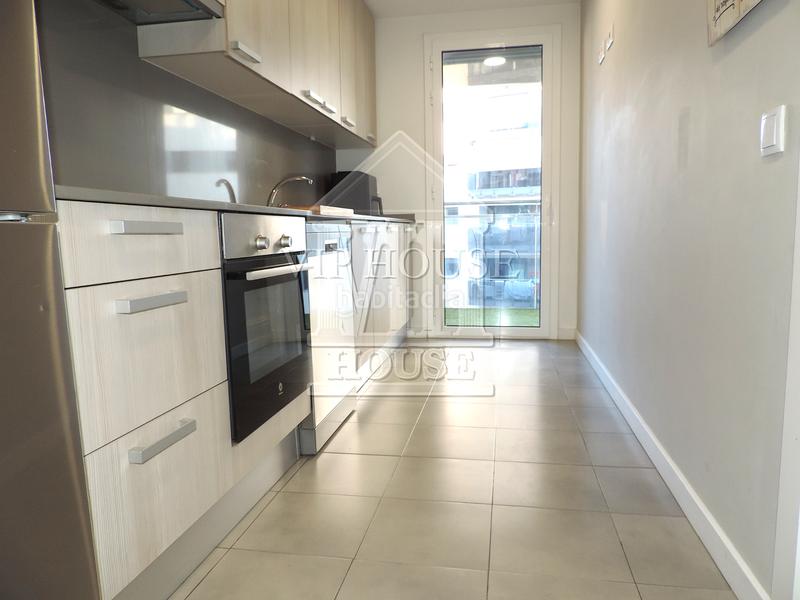 Foto ffc38849-ea68-4d81-a90f-a76a609b90e4. Piso en carrer d'eduard maristany 227 estupendo piso en primera línea de mar de 3 hab. 96m2 construidos en Badalona