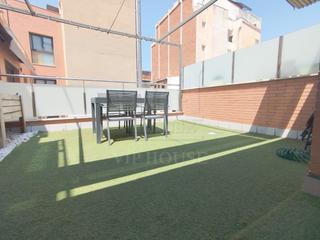 Duplex  Carrer de batista i roca 16. Precioso duplex 103m2,  ascensor, terraza, 3 hab, 2baños, zona p