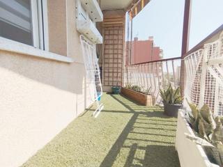 Appartement à Avinguda d'alfons xiii 70. Precioso piso 75m2, 3hab, balcon, ascensor, zona pep ventura