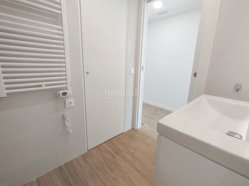 Foto 12e70eb0-f165-41f3-b672-f21e4937bd24. Pis a carrer del Manresà 31 a Manresà Badalona