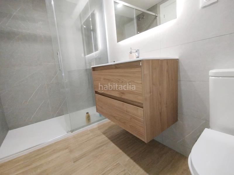 Foto 42e1add4-801c-4e6d-a762-0106d1ae937d. Pis a carrer del Manresà 31 a Manresà Badalona