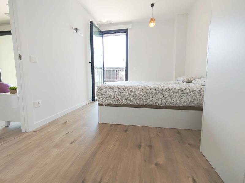 Foto 6018104c-46f6-48bc-9248-d20230e7eb35. Pis a carrer del Manresà 31 a Manresà Badalona