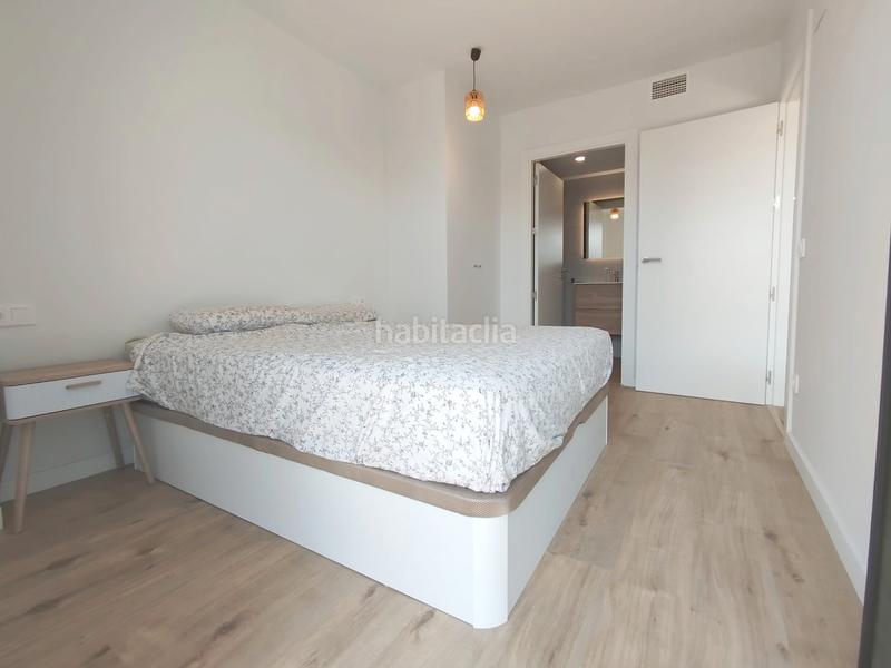 Foto 63b6fc56-6eca-41b5-9a33-4a3fc28280a4. Pis a carrer del Manresà 31 a Manresà Badalona