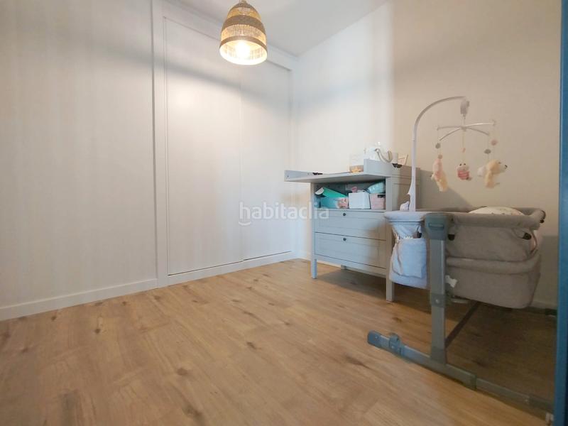 Foto 9457b80c-2066-4827-90bc-3a51009d79e6. Pis a carrer del Manresà 31 a Manresà Badalona