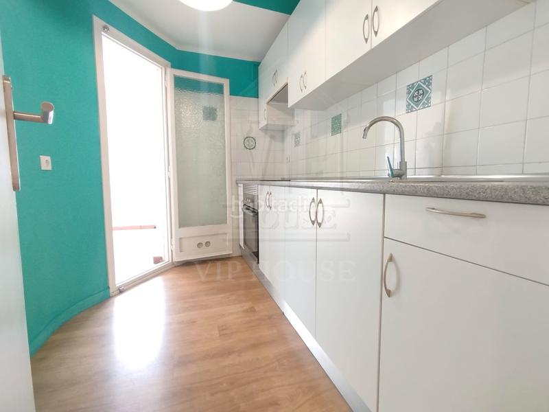 Foto 3799804f-abfc-40f2-abd8-69706ff7955b. Piso en passeig de la vilesa 56 estupendo piso de 72m2, 3hab, terraza, soleado en Tiana