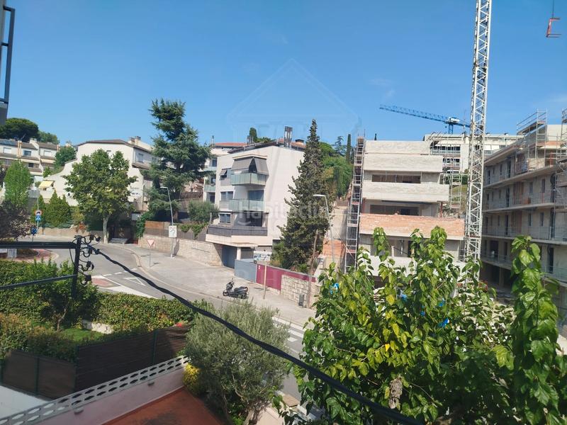 Foto e2d01e90-1f1d-4dc2-b57e-5a5c89264dad. Piso en passeig de la vilesa 56 estupendo piso de 72m2, 3hab, terraza, soleado en Tiana