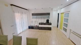 Appartement  Carrer de felip ii 40. Fantastica planta baja con terraza de 40m2, en felipe ii