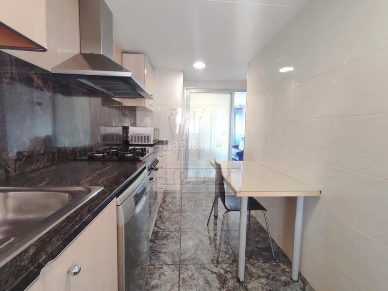 Foto 51656629-e9ba-43b3-9b66-28d3faaf09bb. Pis a avinguda de martí pujol 303 a Centre Badalona