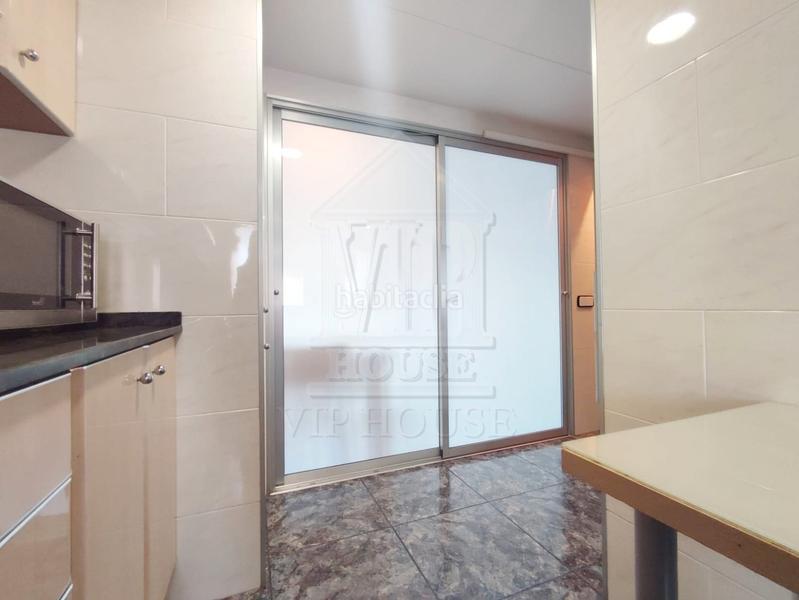 Foto eb4fd947-f120-4f58-88ac-45dd3e597c2e. Pis a avinguda de martí pujol 303 a Centre Badalona