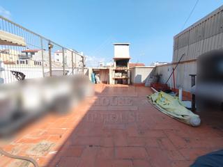 Pis  Carrer de la independència 304. Gran piso con terraza uso privativo en barrrio de bufala