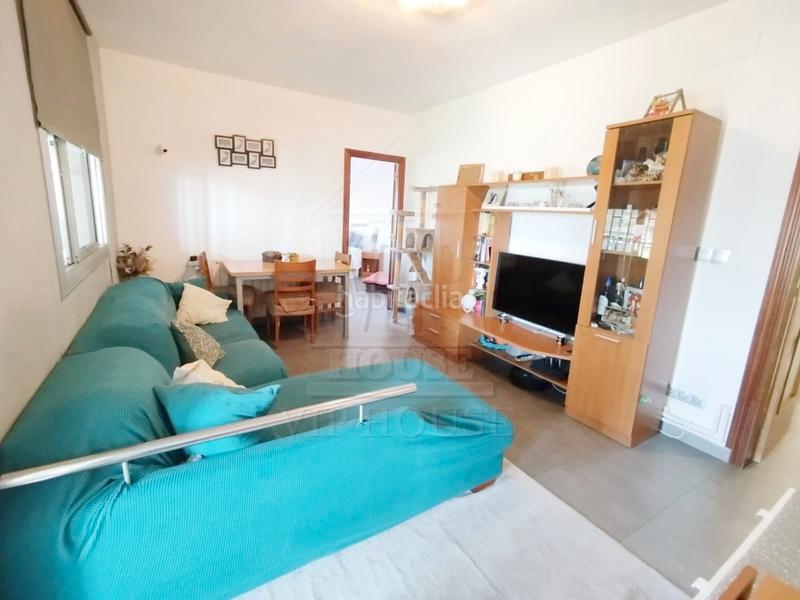 Foto 4b35ee19-9571-4b60-8c22-b729ca13df83. Flat in carrer d'isaac albéniz 242 in La Salut Badalona