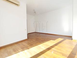 Etagenwohnung  Carrer de guifré 110. Precioso piso exterior 112m2, con ascensor, balcon, junto a la p