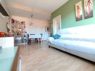 Flat  Carrer d'andreu vidal 17. Gran piso de 117m2 construidos, 2 hab, ascensor, parking y trast