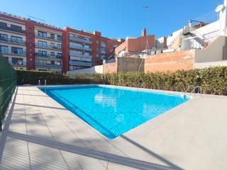 Appartement  Carrer de lepant 110. Piso reformado de 105m2 construidos, 3hab, parking, trastero y z