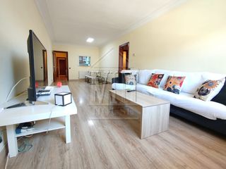 Flat in Carrer de l'actriu margarida xirgu 50. Bonito piso de 102m2 construidos, 3 hab, exterior en el centro