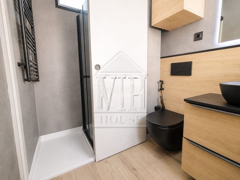 Foto 5a81c0b0-b602-47ca-a9ef-4e135cd9bc2a. Piso en carrer de baldomer solà 138 piso reformado de 3 habitaciones en pep ventura en Badalona