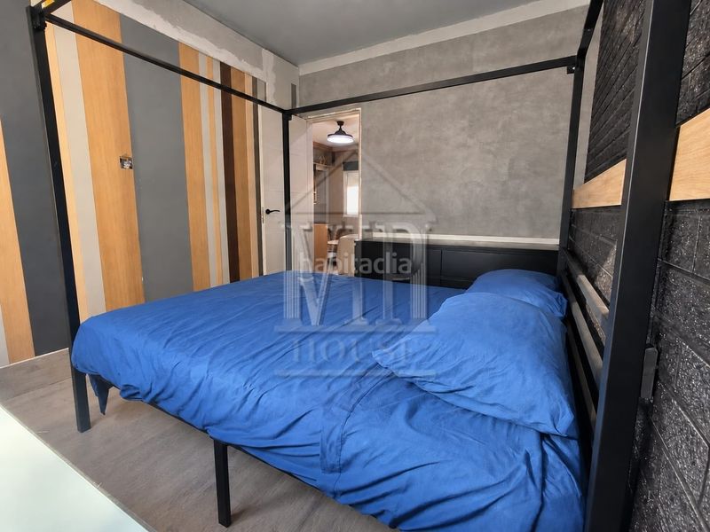 Foto 709a2e94-f179-4701-92a7-d344bbef8b8a. Piso en carrer de baldomer solà 138 piso reformado de 3 habitaciones en pep ventura en Badalona