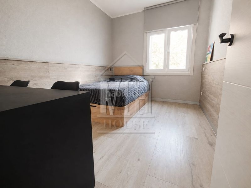 Foto 77e733ce-7067-49cf-a072-3e4e927148ae. Piso en carrer de baldomer solà 138 piso reformado de 3 habitaciones en pep ventura en Badalona