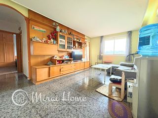 Flat in Plaça de Can Bassa 4