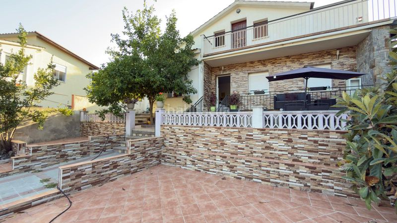 Foto caa45ff4-8a8d-465c-813e-525954bde2ce. Casa amb xemeneia aparcament a Bigues i Riells del Fai